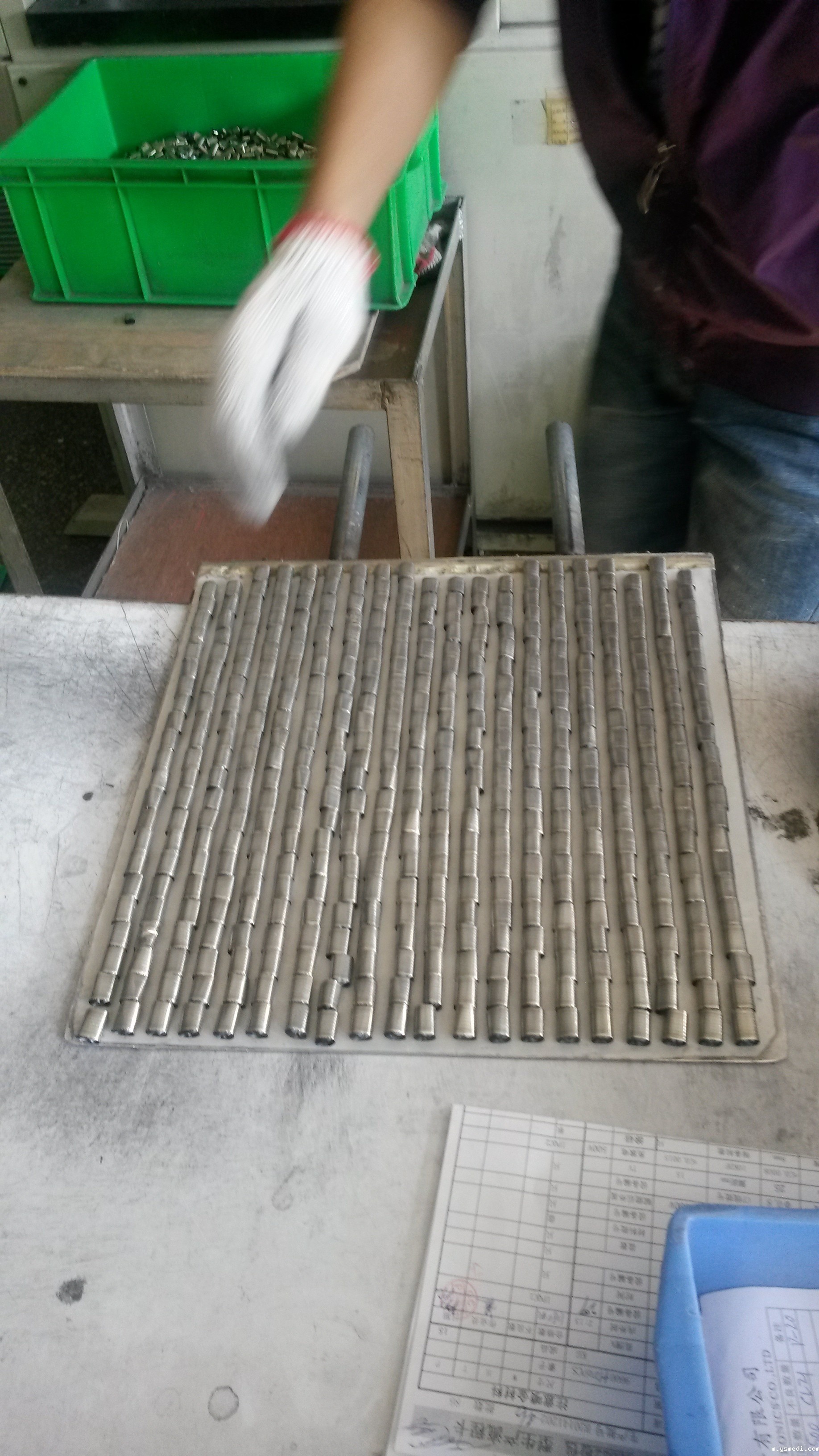 低压电容器_加工现场 低压电容器_加工现场