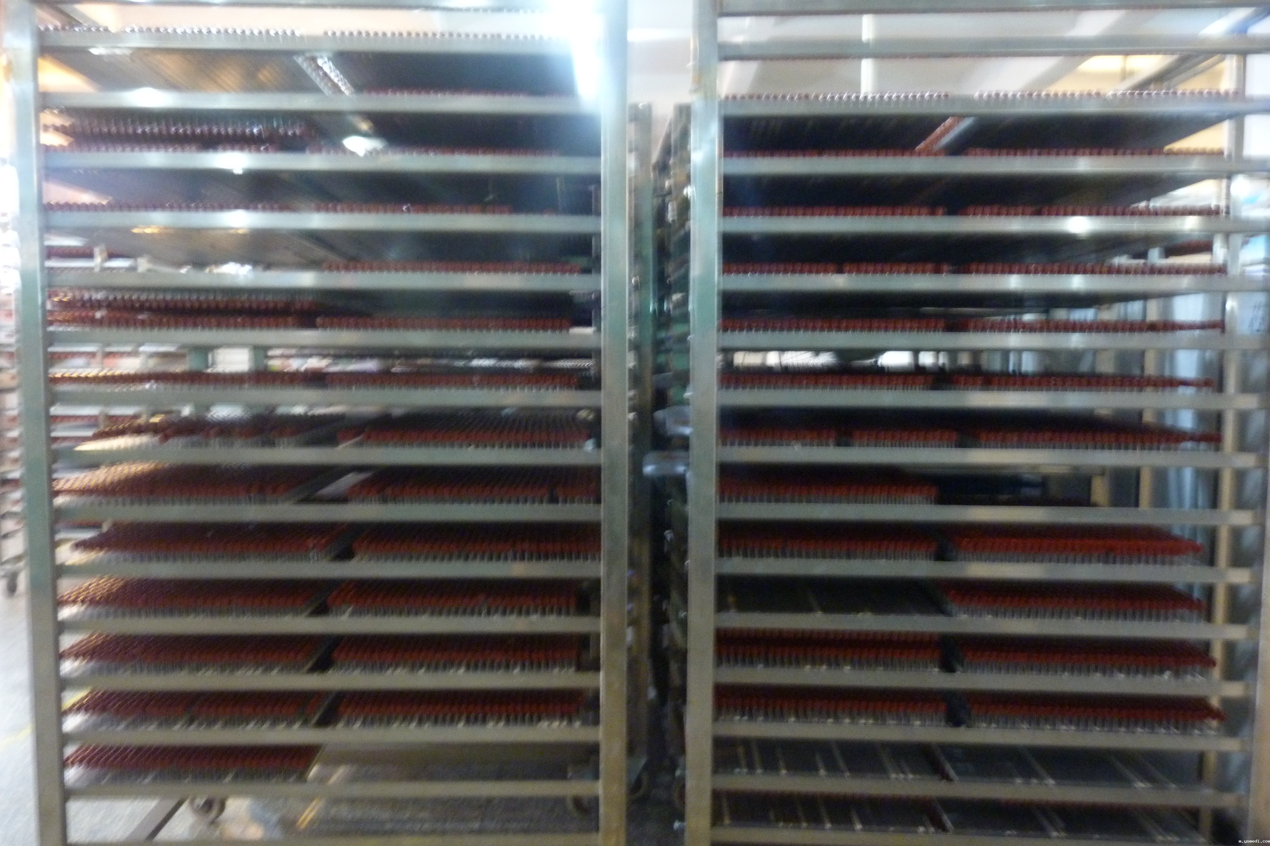 低压电容器车间图